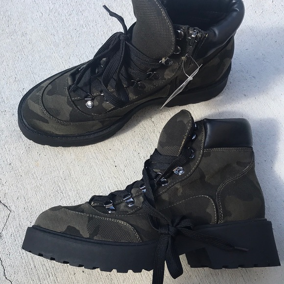 Chunky Combat Hiking Boots Camo - Picture 3 of 4